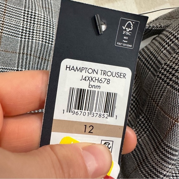 Tommy Hilfiger The Flex plaid patterned ankle pants. - Picture 2 of 2